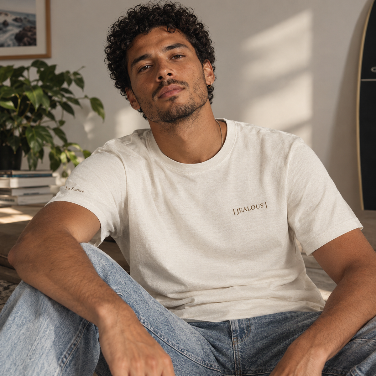 T-shirt graphique unisexe JEALOUS | La Séance