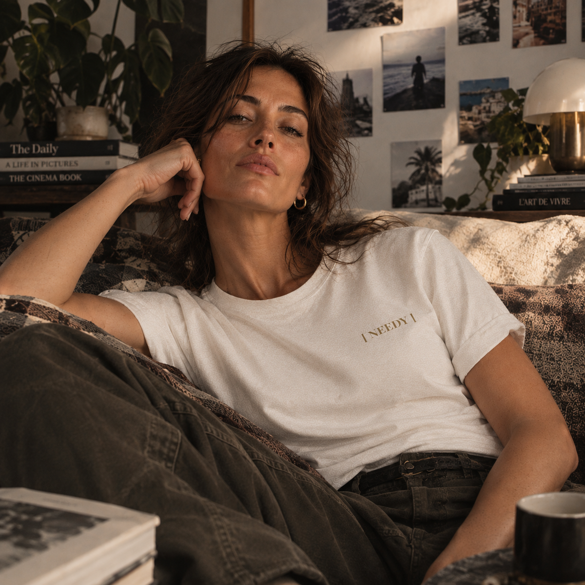 T-shirt graphique unisexe NEEDY | La Séance